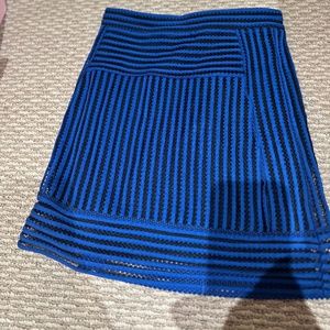 TOPSHOP BLUE SKIRT. SIZE 6